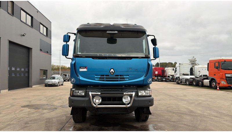 Renault Kerax 520 (PARFAIT ETAT / TRES PROPRE / LAMES / GRAND PONT / BIG HUB) - Грузовик-шасси: фото 2 Renault Kerax 520 (PARFAIT ETAT / TRES PROPRE / LAMES / GRAND PONT / BIG HUB) - Грузовик-шасси: фото 2
