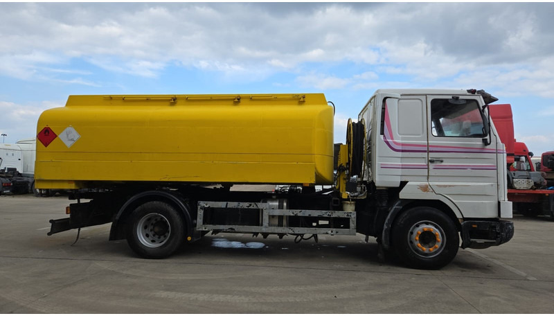 Scania 113-360 (13500L / POMPE MANUELLE / MANUAL PUMP / TOP CONDITION / WITH PUMP + COUNTER !!) - Грузовик-цистерна: фото 4 Scania 113-360 (13500L / POMPE MANUELLE / MANUAL PUMP / TOP CONDITION / WITH PUMP + COUNTER !!) - Грузовик-цистерна: фото 4