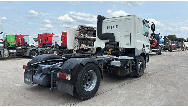 DAF 85 CF 410 (LOW CABIN / PETIT CABINE / TRES PROPRE / CLEAN CONDITION) - Тягач: фото 5 DAF 85 CF 410 (LOW CABIN / PETIT CABINE / TRES PROPRE / CLEAN CONDITION) - Тягач: фото 5