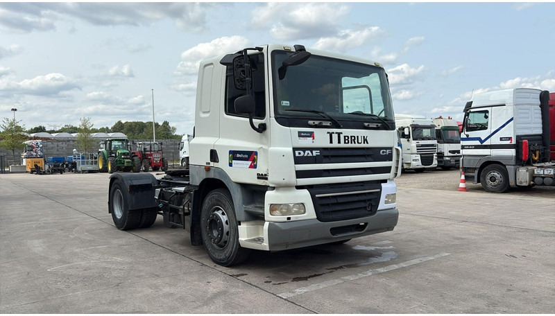 DAF 85 CF 410 (LOW CABIN / PETIT CABINE / TRES PROPRE / CLEAN CONDITION) - Тягач: фото 3 DAF 85 CF 410 (LOW CABIN / PETIT CABINE / TRES PROPRE / CLEAN CONDITION) - Тягач: фото 3