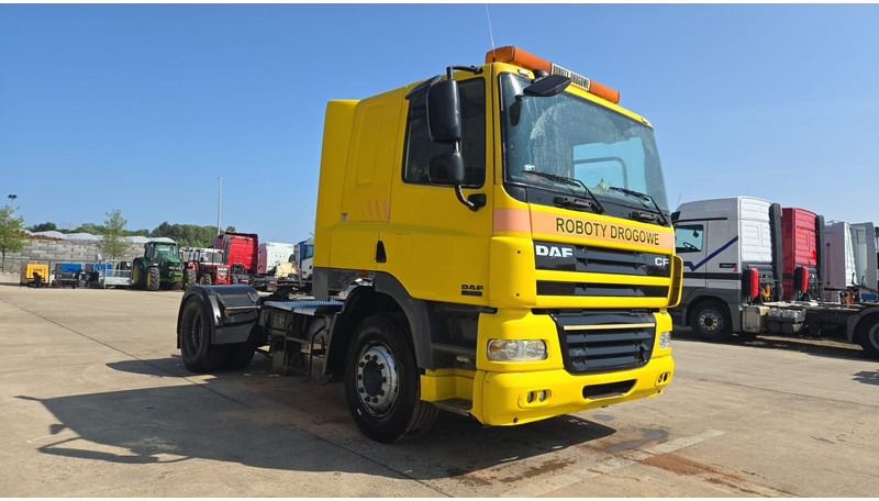 DAF CF 85.410 (LOW CABIN / BOITE MANUELLE / MANUAL GEARBOX / GOOD CONDITION / AIRCO) - Тягач: фото 3 DAF CF 85.410 (LOW CABIN / BOITE MANUELLE / MANUAL GEARBOX / GOOD CONDITION / AIRCO) - Тягач: фото 3