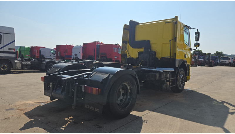DAF CF 85.410 (LOW CABIN / BOITE MANUELLE / MANUAL GEARBOX / GOOD CONDITION / AIRCO) - Тягач: фото 5 DAF CF 85.410 (LOW CABIN / BOITE MANUELLE / MANUAL GEARBOX / GOOD CONDITION / AIRCO) - Тягач: фото 5