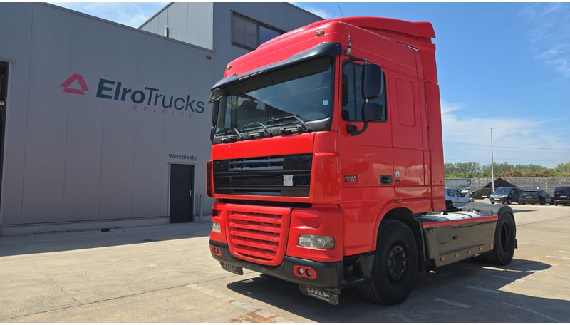 DAF XF 105.410 (BOITE MANUELLE / SUPER PROPRE !!! / TRES BONNE ETAT / AIRCO / MANUAL GEARBOX) - Тягач: фото 1 DAF XF 105.410 (BOITE MANUELLE / SUPER PROPRE !!! / TRES BONNE ETAT / AIRCO / MANUAL GEARBOX) - Тягач: фото 1