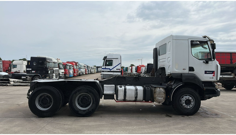 Renault Kerax 460 DXI (TRES BONNE ETAT / LAMES / BOITE MANUELLE / MANUAL GEARBOX / PROPRE / GRAND PONT) - Тягач: фото 4 Renault Kerax 460 DXI (TRES BONNE ETAT / LAMES / BOITE MANUELLE / MANUAL GEARBOX / PROPRE / GRAND PONT) - Тягач: фото 4