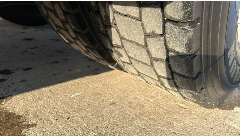 Тягач Volvo FH 460 (MANUAL GEARBOX / VERY CLEAN !!! / GOOD TYRES / TOP CONDITION): фото 11