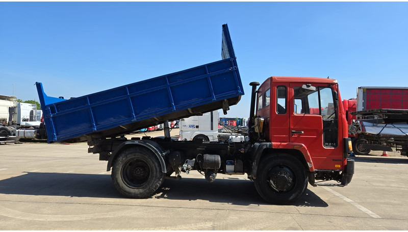 Volvo FL 6 - 14 (MANUAL PUMP / POMPE MANUELLE) - Самосвал: фото 4 Volvo FL 6 - 14 (MANUAL PUMP / POMPE MANUELLE) - Самосвал: фото 4