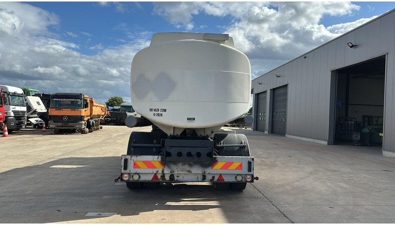 Volvo FL 6-18 (12400 LITERS / 3 COMPARTIMENTS / EURO 2 / STEEL SUSP. / LAMES) - Грузовик-цистерна: фото 5 Volvo FL 6-18 (12400 LITERS / 3 COMPARTIMENTS / EURO 2 / STEEL SUSP. / LAMES) - Грузовик-цистерна: фото 5
