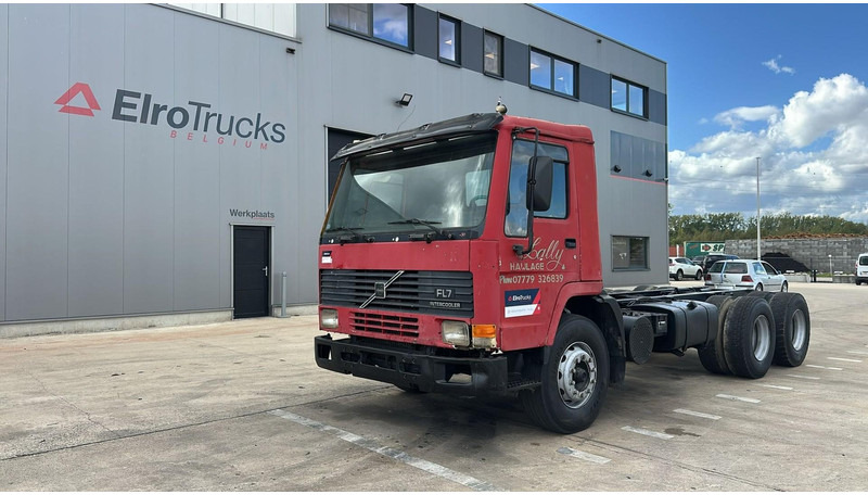 Volvo FL 7 - 260 (6X4 / LAMES / POMPE MANUELLE / MANUAL PUMP / STEEL SUSP.) - Грузовик-шасси: фото 1 Volvo FL 7 - 260 (6X4 / LAMES / POMPE MANUELLE / MANUAL PUMP / STEEL SUSP.) - Грузовик-шасси: фото 1