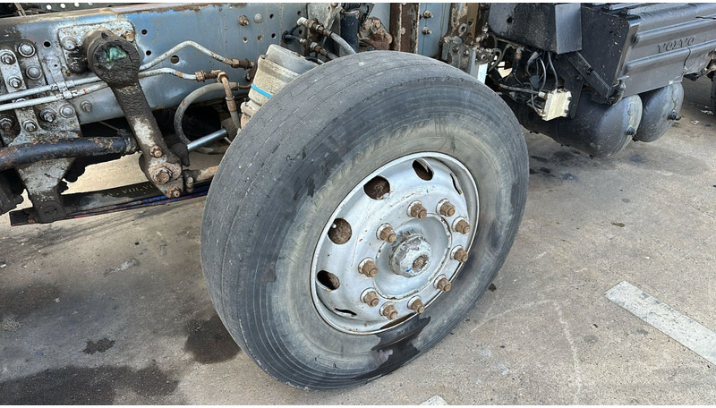Самосвал Volvo FM 12 - 340 (MANUAL GEARBOX / STEEL SUSPENSION / LAMES / BOITE MANUELLE): фото 10