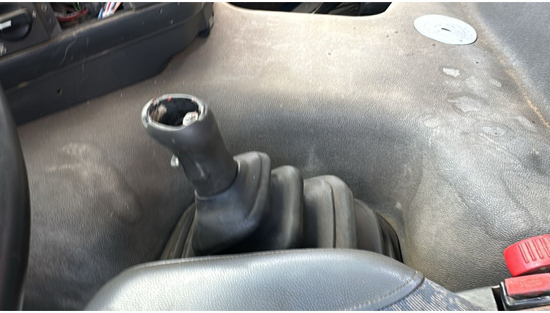 Самосвал Volvo FM 12 - 340 (MANUAL GEARBOX / STEEL SUSPENSION / LAMES / BOITE MANUELLE): фото 17