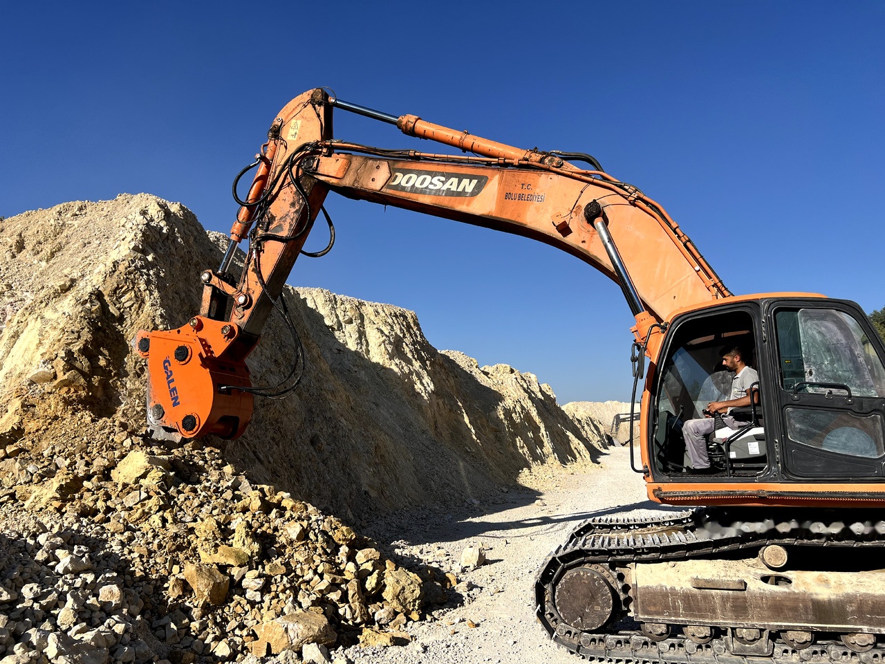 GALEN Vibro Ripper - Рыхлитель для Гусеничных экскаваторов: фото 1 GALEN Vibro Ripper - Рыхлитель для Гусеничных экскаваторов: фото 1