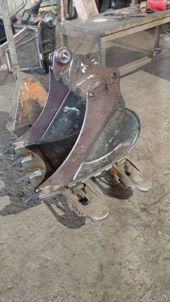 Hitachi ZX48 - Ковш для экскаватора: фото 1 Hitachi ZX48 - Ковш для экскаватора: фото 1