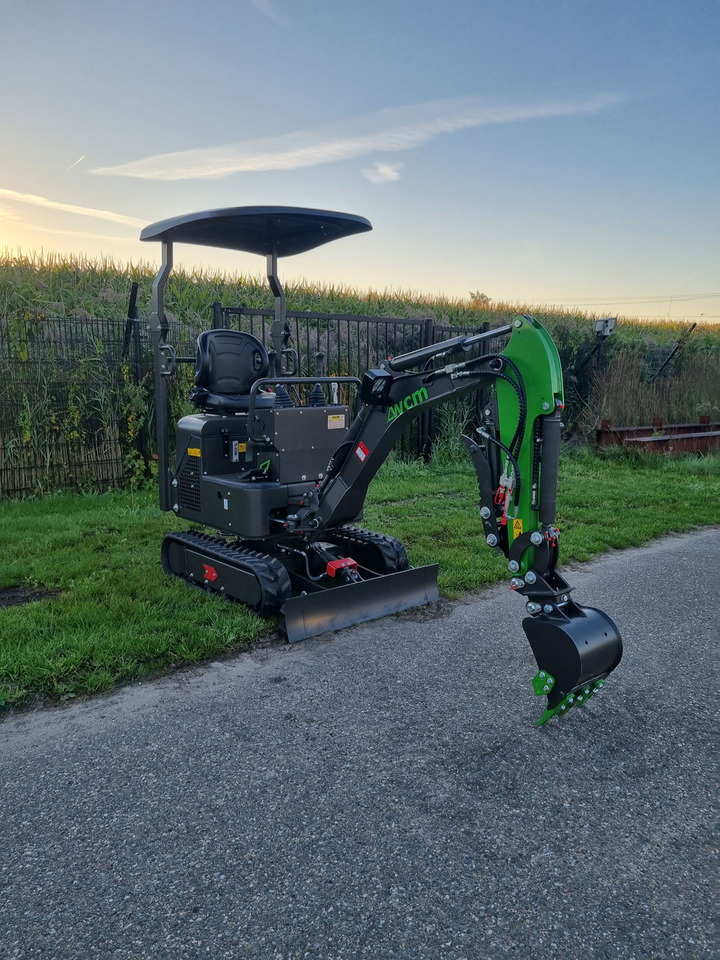 Мини-экскаватор WCM CTX 8010S Diesel: фото 8 Мини-экскаватор WCM CTX 8010S Diesel: фото 8