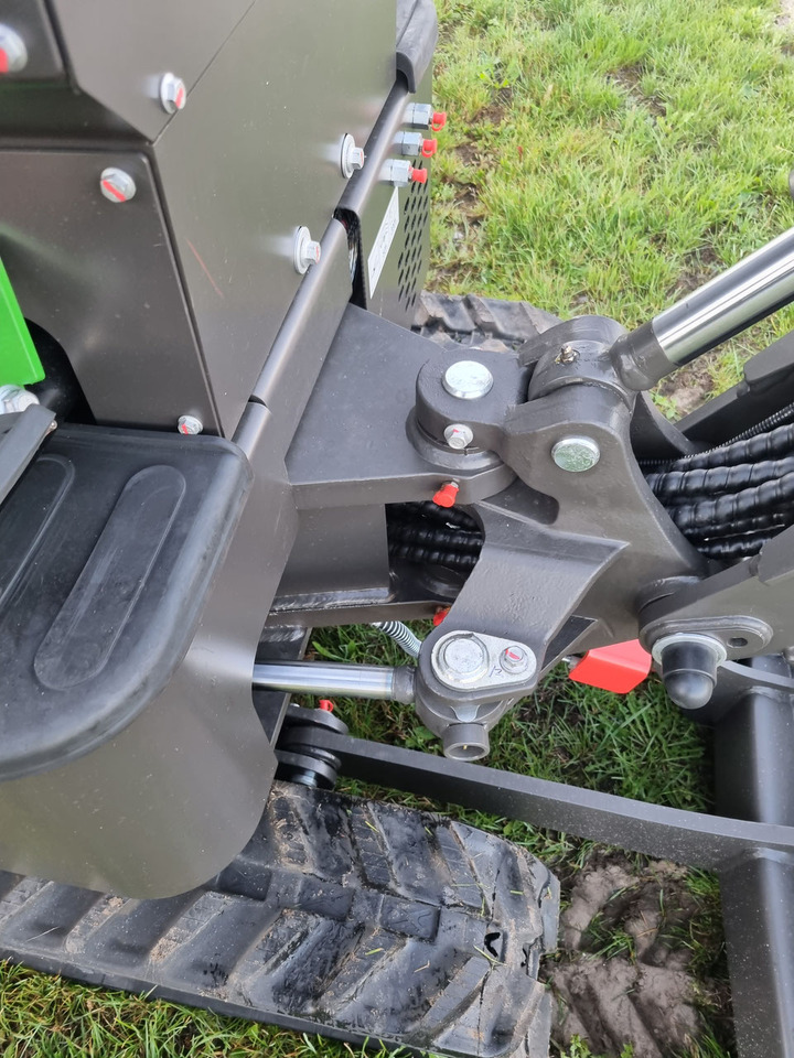 Мини-экскаватор WCM CTX 8010S Diesel: фото 13 Мини-экскаватор WCM CTX 8010S Diesel: фото 13