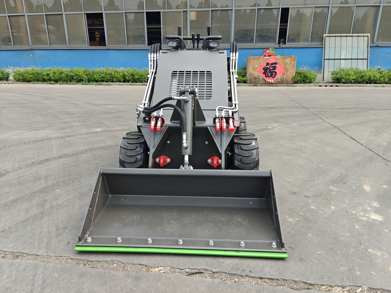 WCM-SL380 - Мини-погрузчик с бортовым поворотом: фото 4 WCM-SL380 - Мини-погрузчик с бортовым поворотом: фото 4