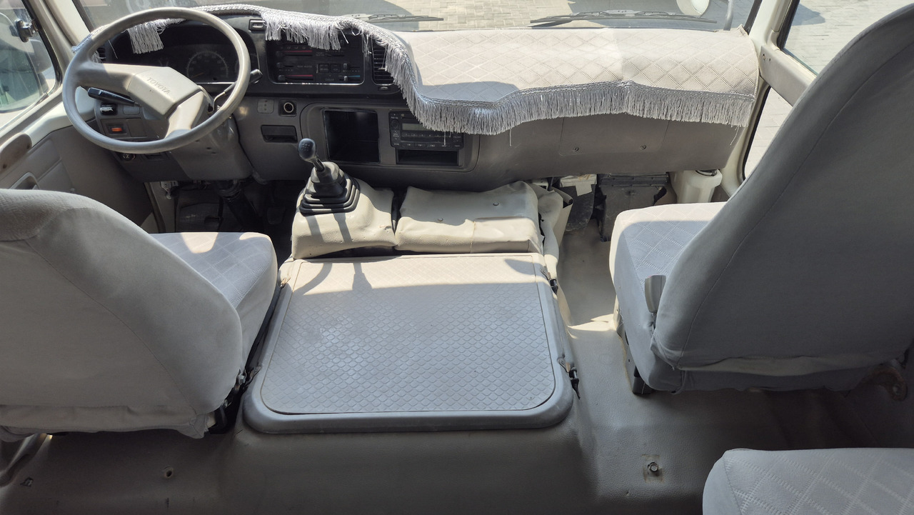 TOYOTA Coaster ... 30 places ... Climatisé - Микроавтобус, Пассажирский фургон: фото 4 TOYOTA Coaster ... 30 places ... Climatisé - Микроавтобус, Пассажирский фургон: фото 4