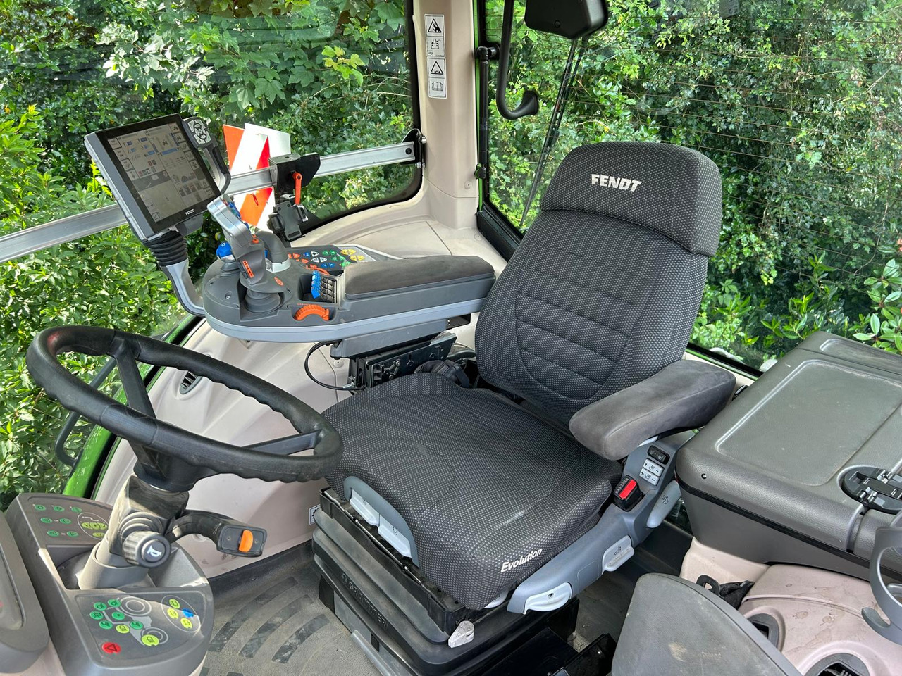 Трактор Fendt 828 Vario S4 ProfiPlus: фото 9