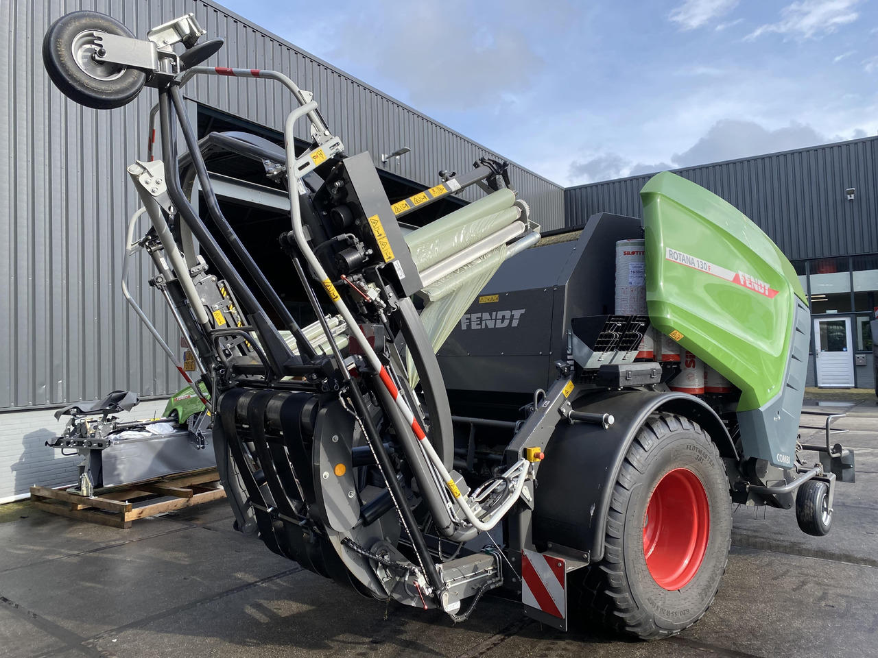 Fendt Rotana 130F - Обмотчик рулонов: фото 4 Fendt Rotana 130F - Обмотчик рулонов: фото 4