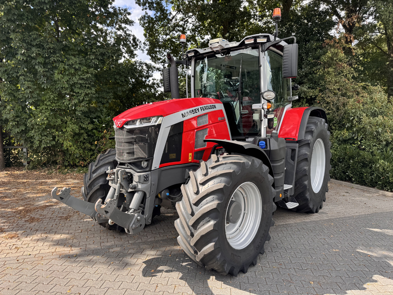 MASSEY FERGUSON 8s.205 Dyna7 Exclusive - Трактор: фото 1 MASSEY FERGUSON 8s.205 Dyna7 Exclusive - Трактор: фото 1