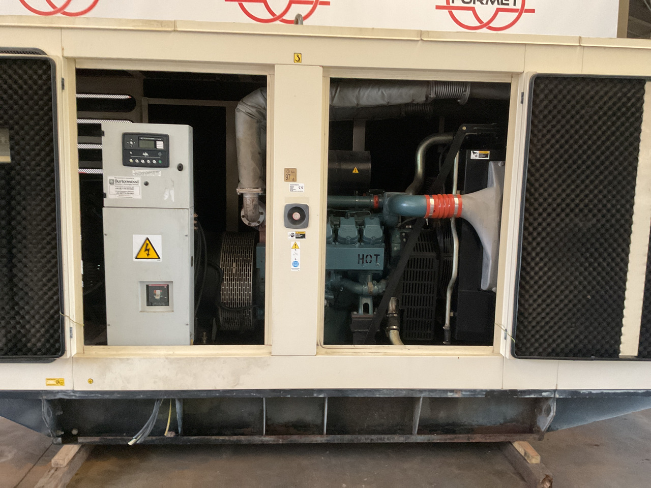 Doosan P158LE, 415KVA generatorset. Like brand new, low hours and complete - Электрогенератор: фото 2 Doosan P158LE, 415KVA generatorset. Like brand new, low hours and complete - Электрогенератор: фото 2