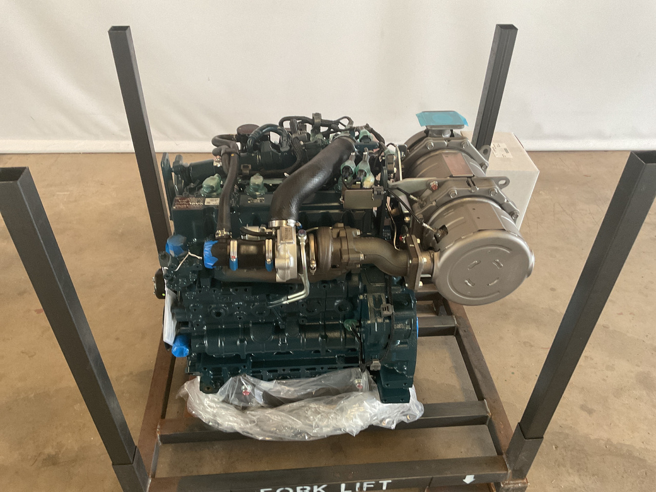 Kubota  V3307 CR-T - Двигатель: фото 2 Kubota  V3307 CR-T - Двигатель: фото 2