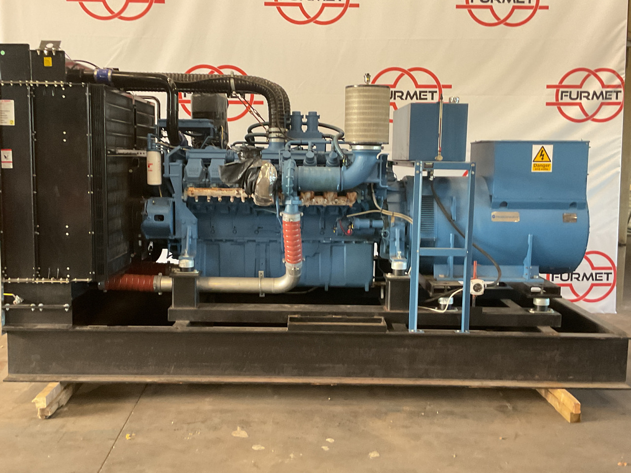 MTU 16V2000, 900KVA generatorset. Like brand new. Low standby hours - Электрогенератор: фото 2 MTU 16V2000, 900KVA generatorset. Like brand new. Low standby hours - Электрогенератор: фото 2