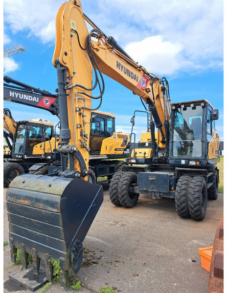 Hyundai HW140 - Колёсный экскаватор: фото 4 Hyundai HW140 - Колёсный экскаватор: фото 4