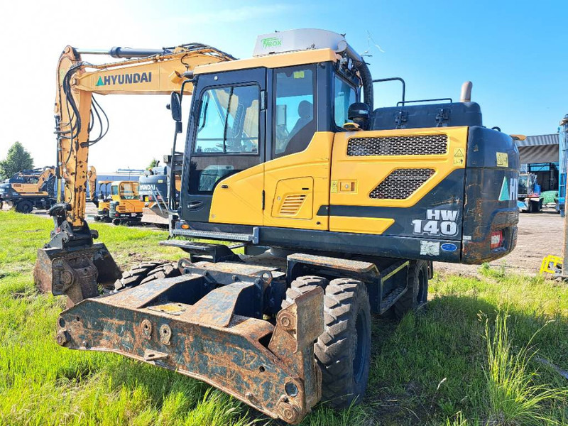 Hyundai HW140 - Колёсный экскаватор: фото 3 Hyundai HW140 - Колёсный экскаватор: фото 3