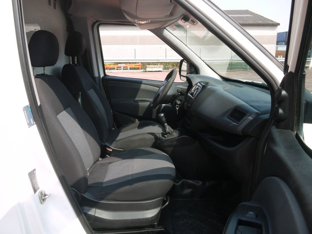 Fiat DOBLO 1.3 KUHLKOFFER RELEC FROD TR22 -20C Fiat DOBLO 1.3 KUHLKOFFER RELEC FROD TR22 -20C - Фургон-рефрижератор: фото 4 Fiat DOBLO 1.3 KUHLKOFFER RELEC FROD TR22 -20C Fiat DOBLO 1.3 KUHLKOFFER RELEC FROD TR22 -20C - Фургон-рефрижератор: фото 4