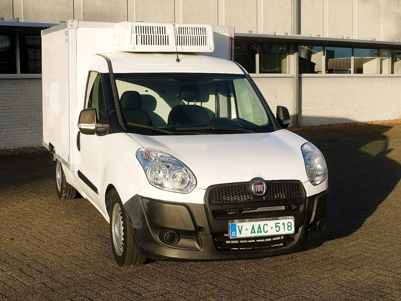 Fiat DOBLO 1.6 KUHLKOFFER CARRIER XARIOS -20 / AIRCO - Фургон-рефрижератор: фото 1 Fiat DOBLO 1.6 KUHLKOFFER CARRIER XARIOS -20 / AIRCO - Фургон-рефрижератор: фото 1
