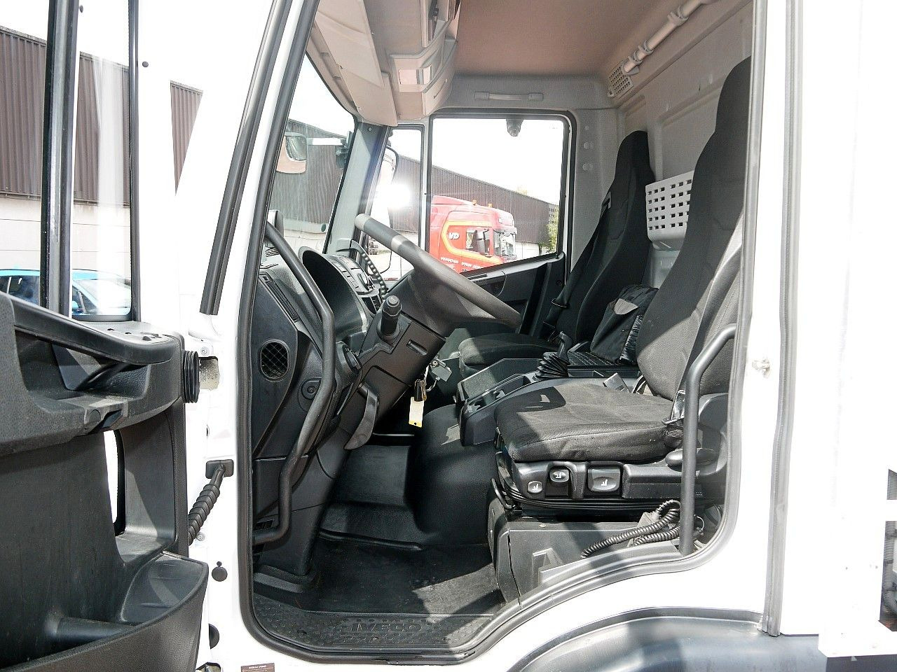 Рефрижератор Iveco 100E19 KUHLKOFFER CARRIER SUPRA 550 luft fed A/C: фото 13 Рефрижератор Iveco 100E19 KUHLKOFFER CARRIER SUPRA 550 luft fed A/C: фото 13