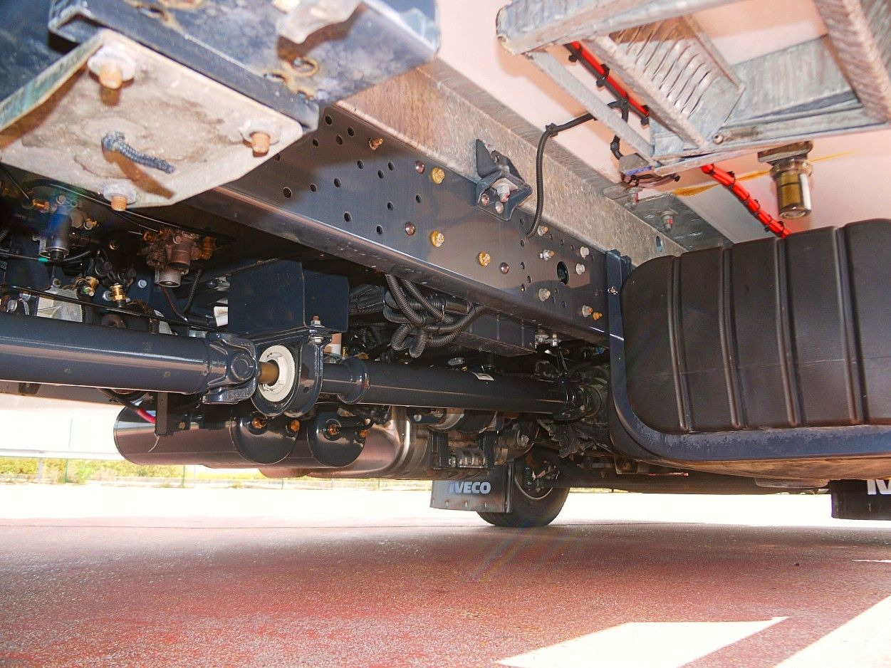 Рефрижератор Iveco 100E19 KUHLKOFFER CARRIER SUPRA 550 luft fed A/C: фото 18 Рефрижератор Iveco 100E19 KUHLKOFFER CARRIER SUPRA 550 luft fed A/C: фото 18