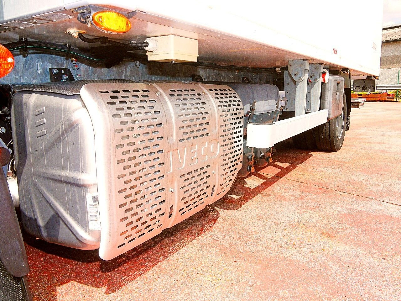 Рефрижератор Iveco 100E19 KUHLKOFFER CARRIER SUPRA 550 luft fed A/C: фото 17 Рефрижератор Iveco 100E19 KUHLKOFFER CARRIER SUPRA 550 luft fed A/C: фото 17