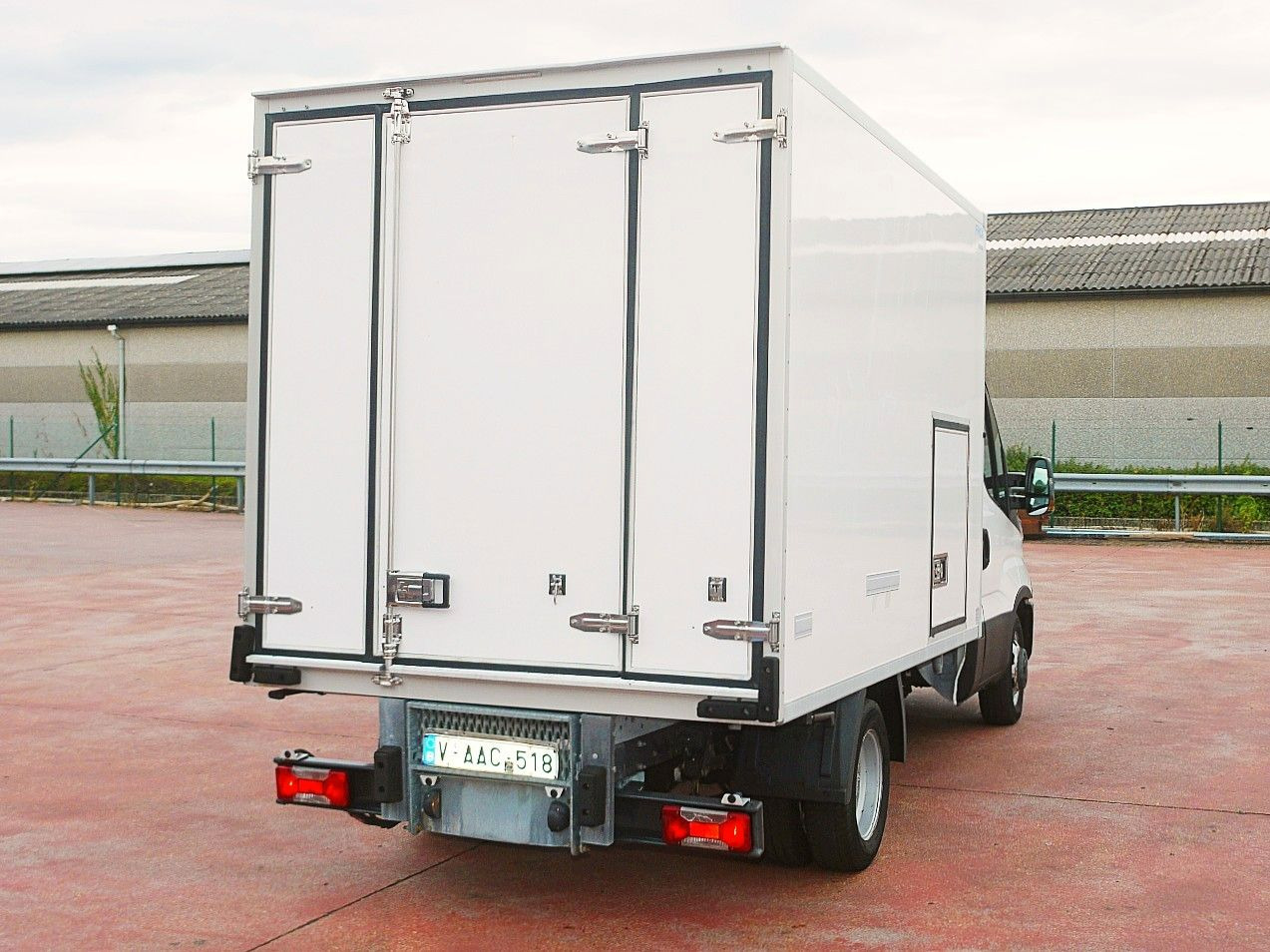 Iveco 35C13 DAILY KUHLKOFFER CARRIER XARIOS 600 - Фургон-рефрижератор: фото 5 Iveco 35C13 DAILY KUHLKOFFER CARRIER XARIOS 600 - Фургон-рефрижератор: фото 5