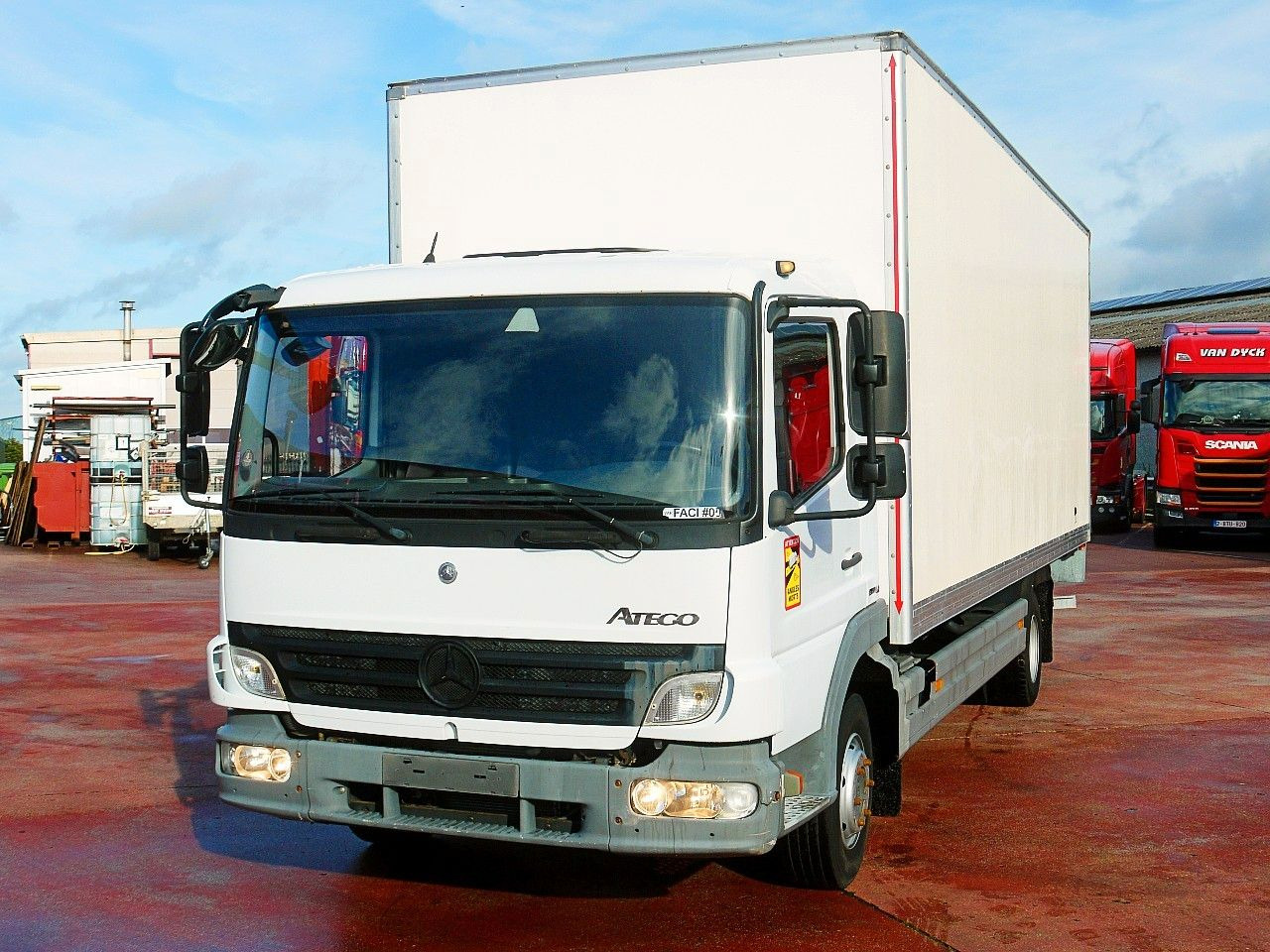Mercedes-Benz 1018 ATEGO MEUBEL KOFFER A/C LBW LUFT 112tkm - Грузовик с закрытым кузовом: фото 5 Mercedes-Benz 1018 ATEGO MEUBEL KOFFER A/C LBW LUFT 112tkm - Грузовик с закрытым кузовом: фото 5