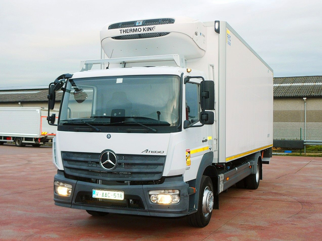 Mercedes-Benz 1321 ATEGO KUHLKOFFER THERMOKING T800 A/C 122tkm - Рефрижератор: фото 4 Mercedes-Benz 1321 ATEGO KUHLKOFFER THERMOKING T800 A/C 122tkm - Рефрижератор: фото 4