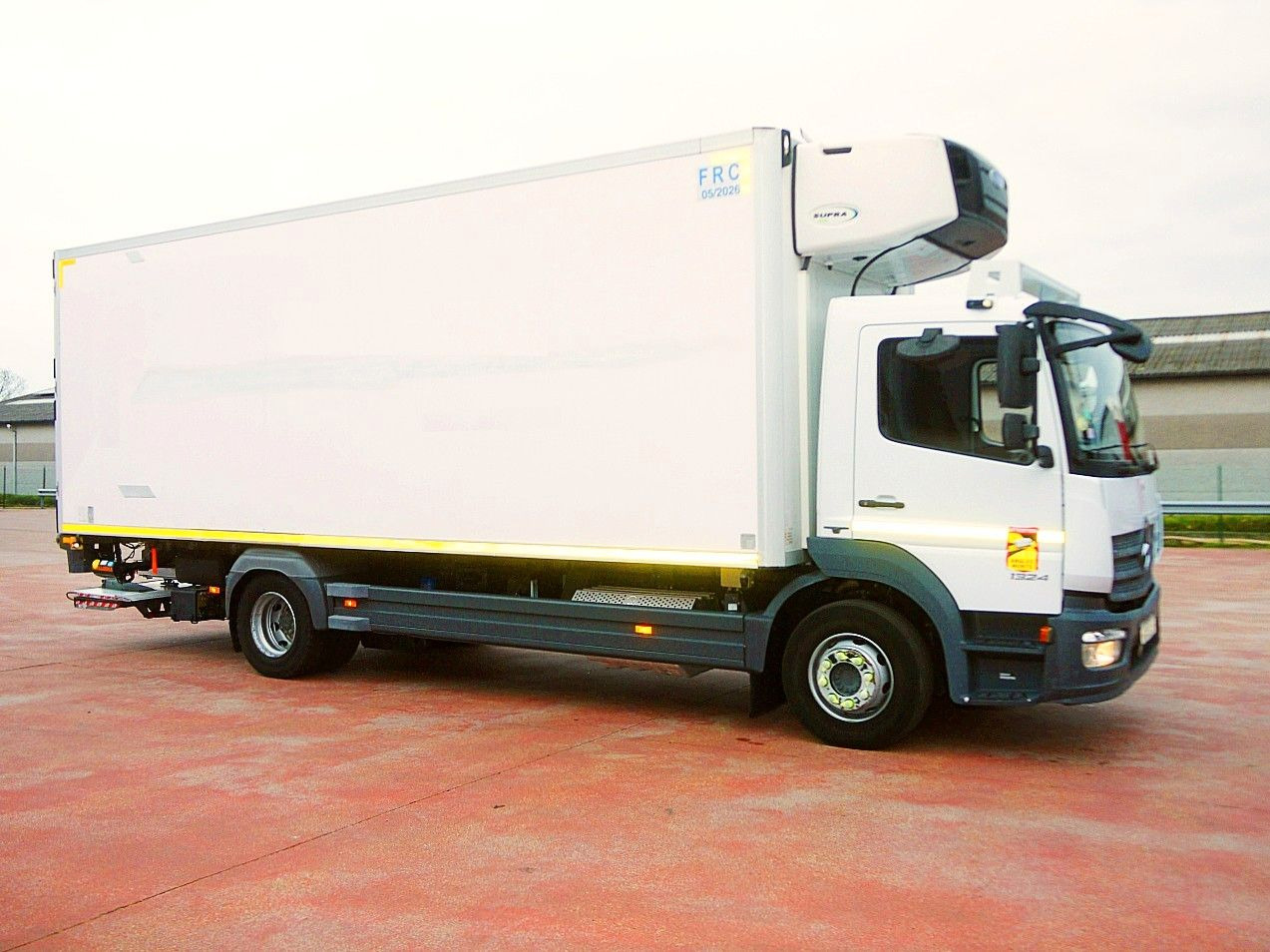 Mercedes-Benz 1324 ATEGO LAMBERET CARRIER SUPRA 1250 A/C - Рефрижератор: фото 3 Mercedes-Benz 1324 ATEGO LAMBERET CARRIER SUPRA 1250 A/C - Рефрижератор: фото 3