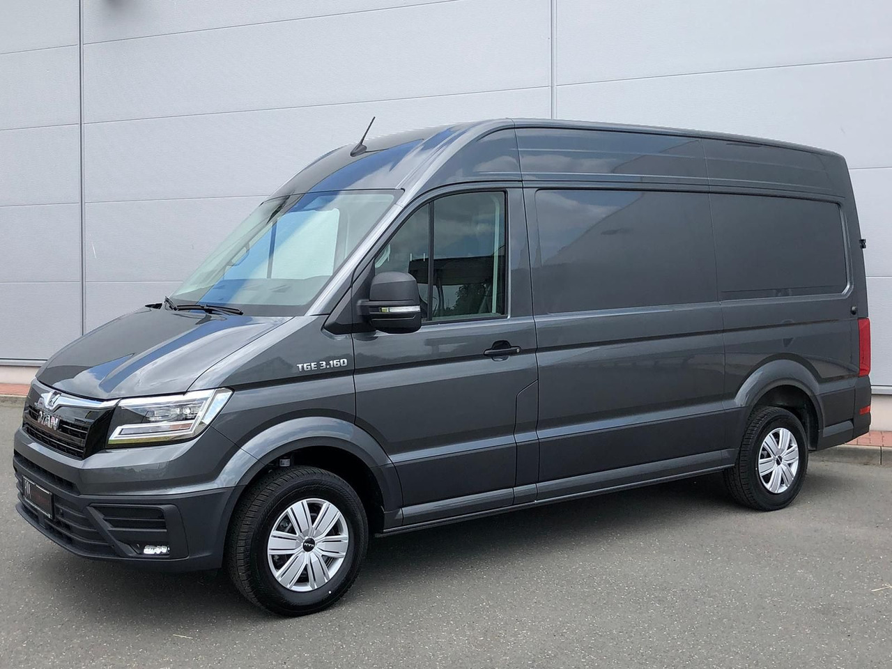 MAN TGE 3.160 L3H3 Kasten LED AHK NAVI GRA RWD SITZH - Легковой автомобиль: фото 1 MAN TGE 3.160 L3H3 Kasten LED AHK NAVI GRA RWD SITZH - Легковой автомобиль: фото 1