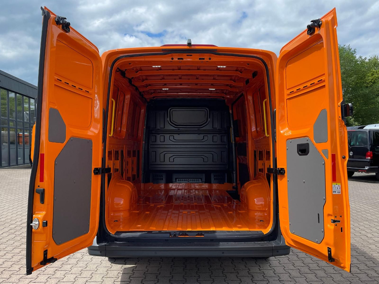 Цельнометаллический фургон MAN TGE 3.180 Kasten L3H2 TEMPOMAT LED STANDHZ NAVI: фото 29 Цельнометаллический фургон MAN TGE 3.180 Kasten L3H2 TEMPOMAT LED STANDHZ NAVI: фото 29