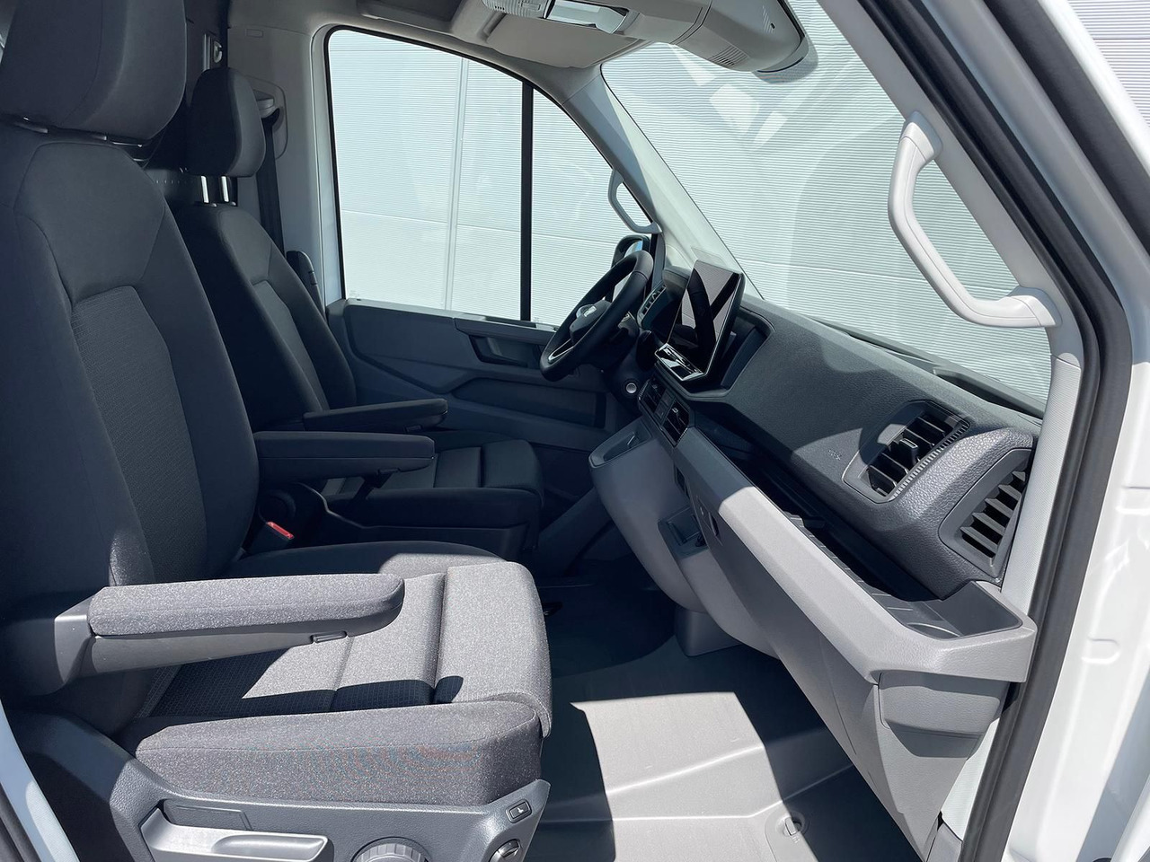 Легковой автомобиль MAN TGE 3.180 L3H3 Kasten STANDHZ ACC NAVI KAMERA: фото 38