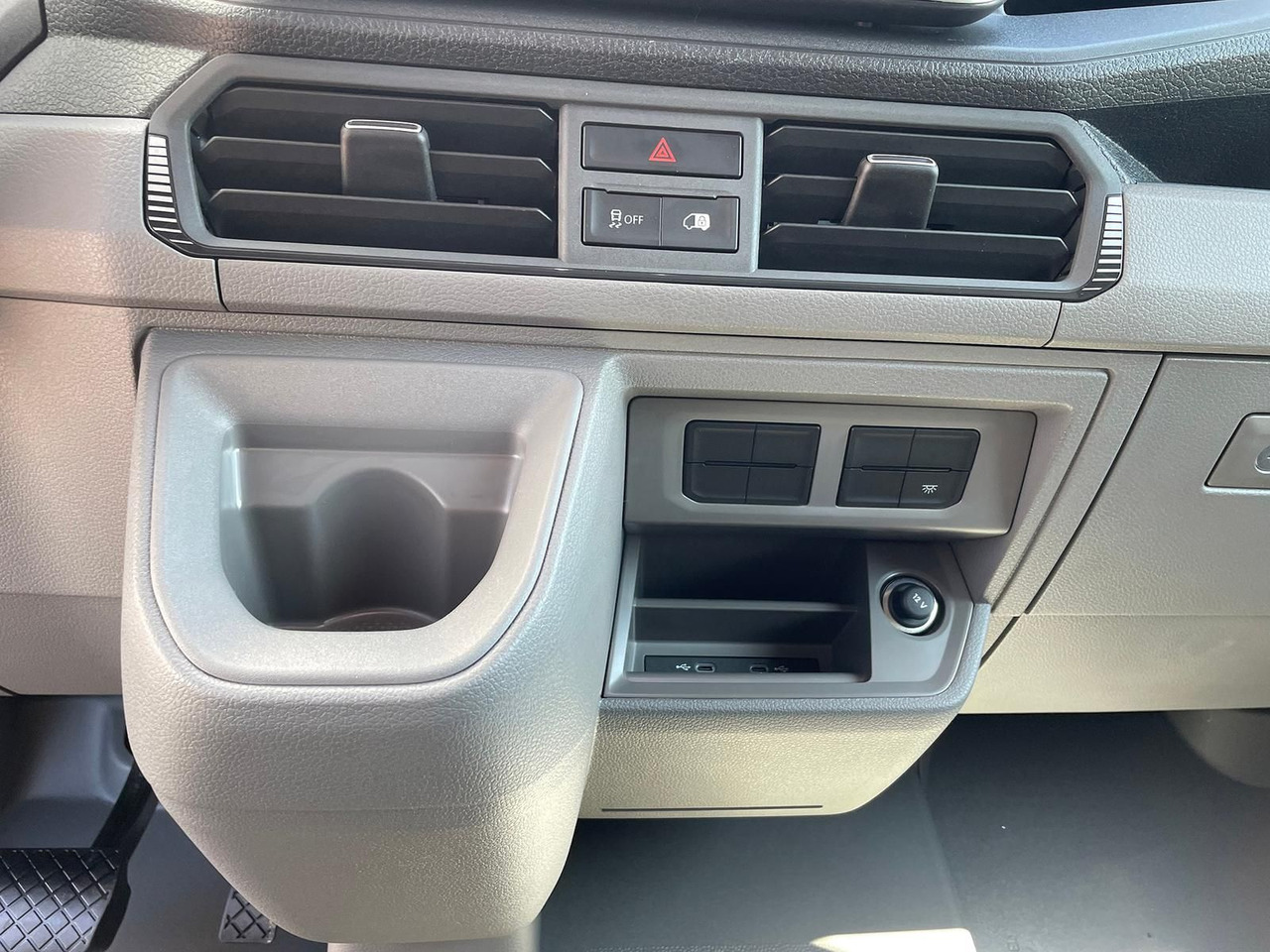 Легковой автомобиль MAN TGE 3.180 L3H3 Kasten STANDHZ ACC NAVI KAMERA: фото 30