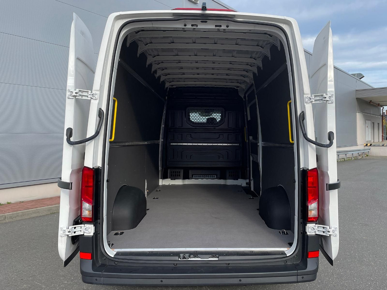 Цельнометаллический фургон Volkswagen Crafter Kasten 35 L4H3 KAMERA KLIMA DAB: фото 11