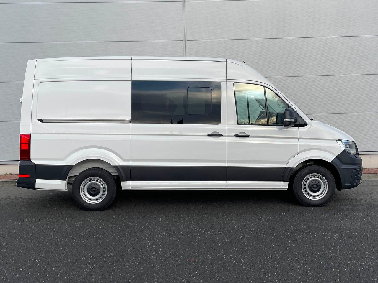 Volkswagen Crafter MIXTO 35 L3H3 Autom NAV SITZH ACC 5SITZE - Цельнометаллический фургон, Грузопассажирский фургон: фото 5 Volkswagen Crafter MIXTO 35 L3H3 Autom NAV SITZH ACC 5SITZE - Цельнометаллический фургон, Грузопассажирский фургон: фото 5