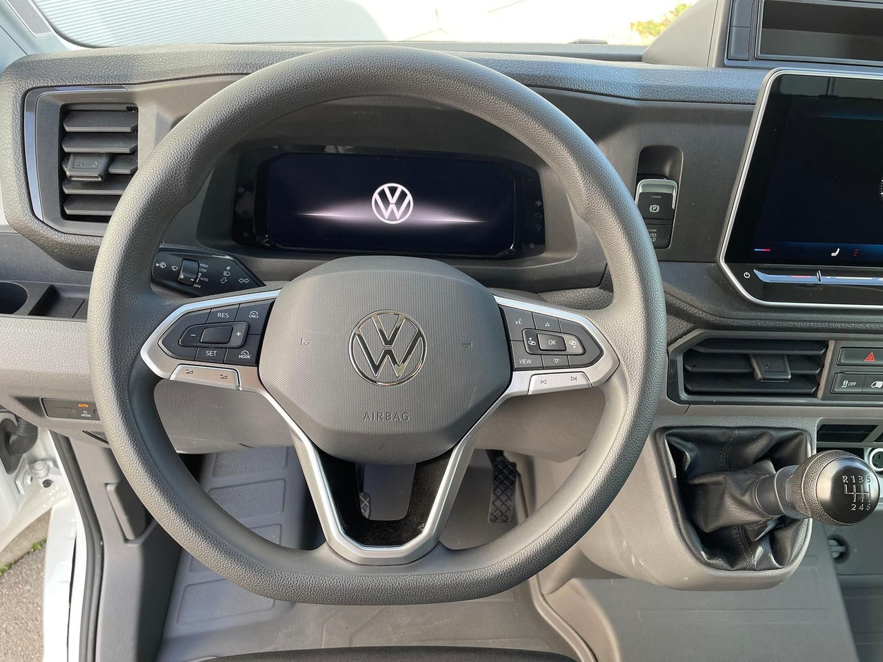 Пассажирский фургон Volkswagen Crafter MIXTO 35 L3H3 KAMERA SITZHZ DAB: фото 11 Пассажирский фургон Volkswagen Crafter MIXTO 35 L3H3 KAMERA SITZHZ DAB: фото 11