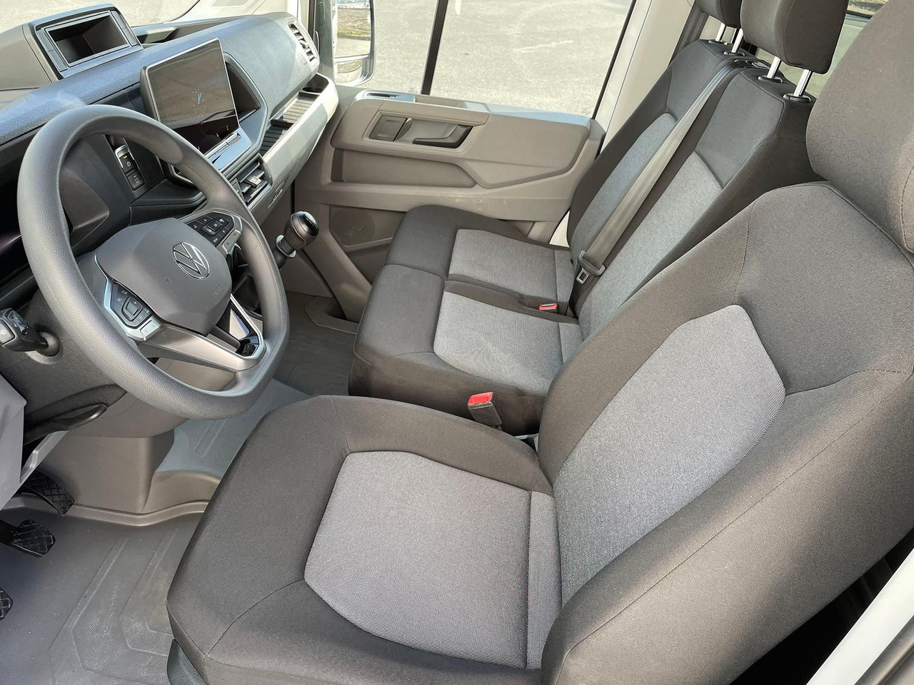 Пассажирский фургон Volkswagen Crafter MIXTO 35 L3H3 KAMERA SITZHZ DAB: фото 27 Пассажирский фургон Volkswagen Crafter MIXTO 35 L3H3 KAMERA SITZHZ DAB: фото 27