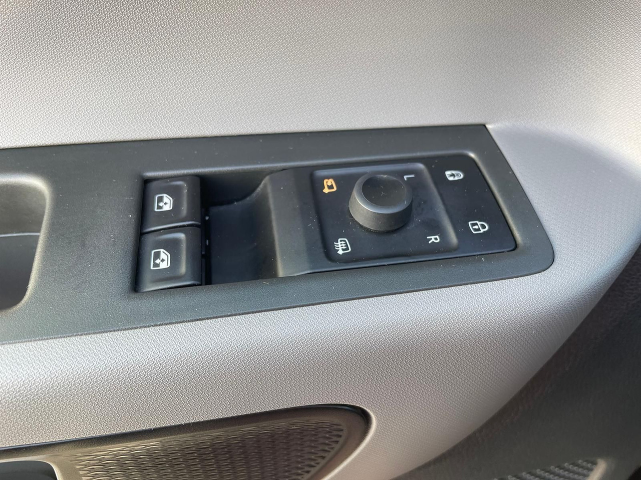 Пассажирский фургон, Электрический фургон Volkswagen ID.Buzz KW Fahrwerk LM Felgen KLIMA PDC ACC DAB: фото 35