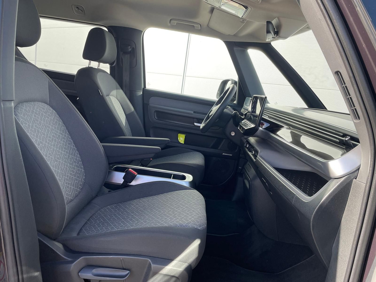 Пассажирский фургон, Электрический фургон Volkswagen ID.Buzz KW Fahrwerk LM Felgen KLIMA PDC ACC DAB: фото 17