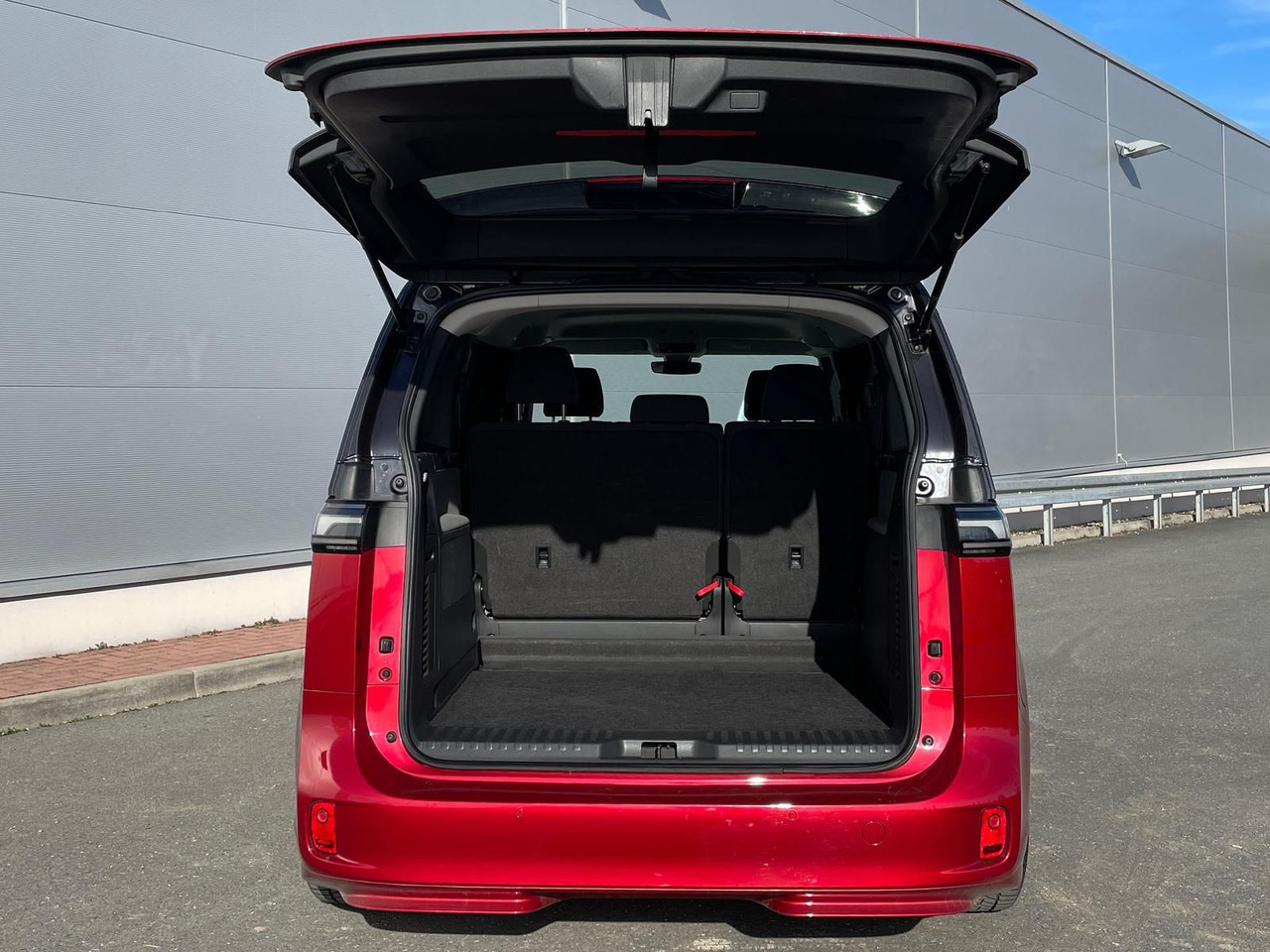 Пассажирский фургон, Электрический фургон Volkswagen ID.Buzz KW Fahrwerk LM Felgen KLIMA PDC ACC DAB: фото 10