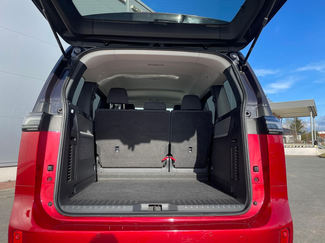 Пассажирский фургон, Электрический фургон Volkswagen ID.Buzz KW Fahrwerk LM Felgen KLIMA PDC ACC DAB: фото 34
