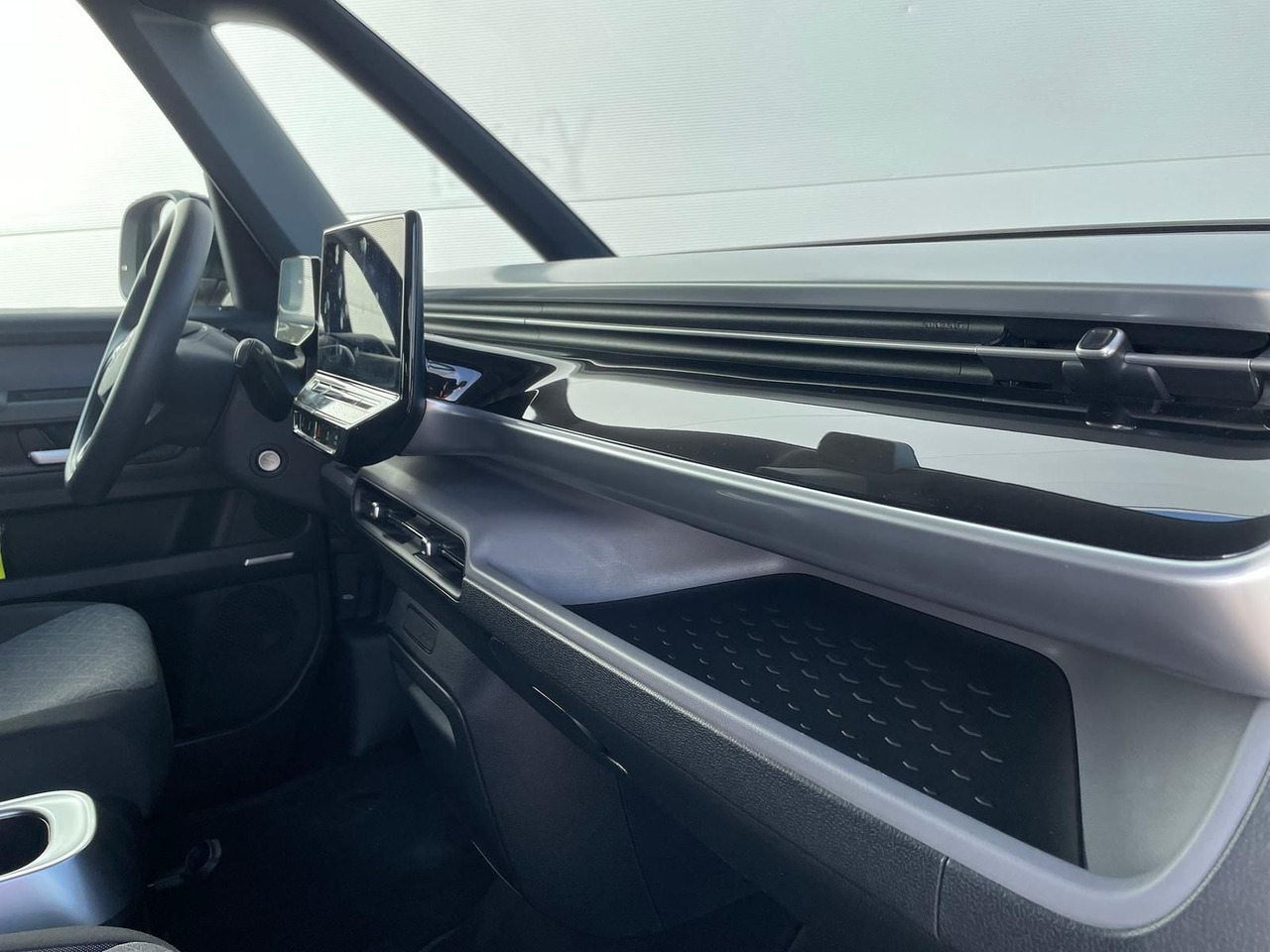 Пассажирский фургон, Электрический фургон Volkswagen ID.Buzz KW Fahrwerk LM Felgen KLIMA PDC ACC DAB: фото 18